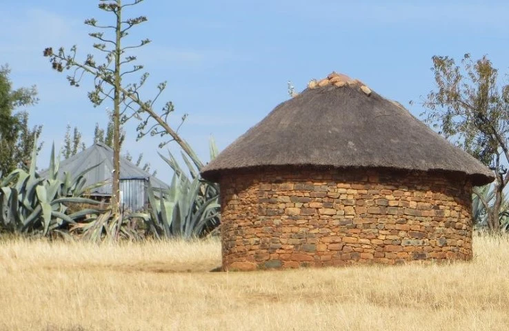 Ntlo eo Basotho ba tsebahalang ka eona